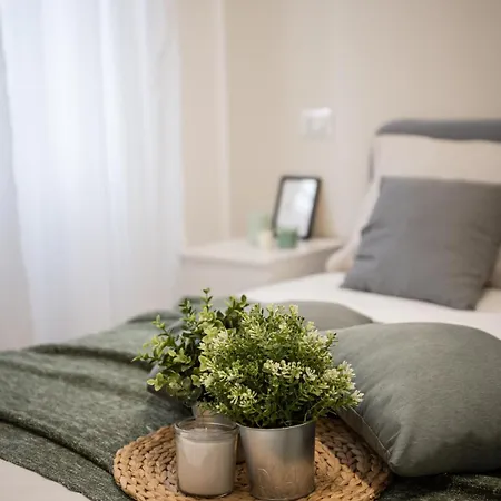 Apartman Viale Troya Modern Bilo - Design District Milánó